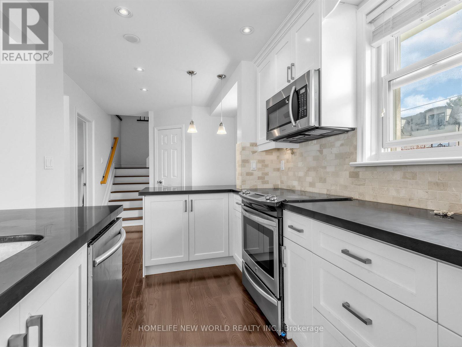 Main - 41 Binswood Avenue, Toronto, Ontario  M4C 3N6 - Photo 14 - E13028160