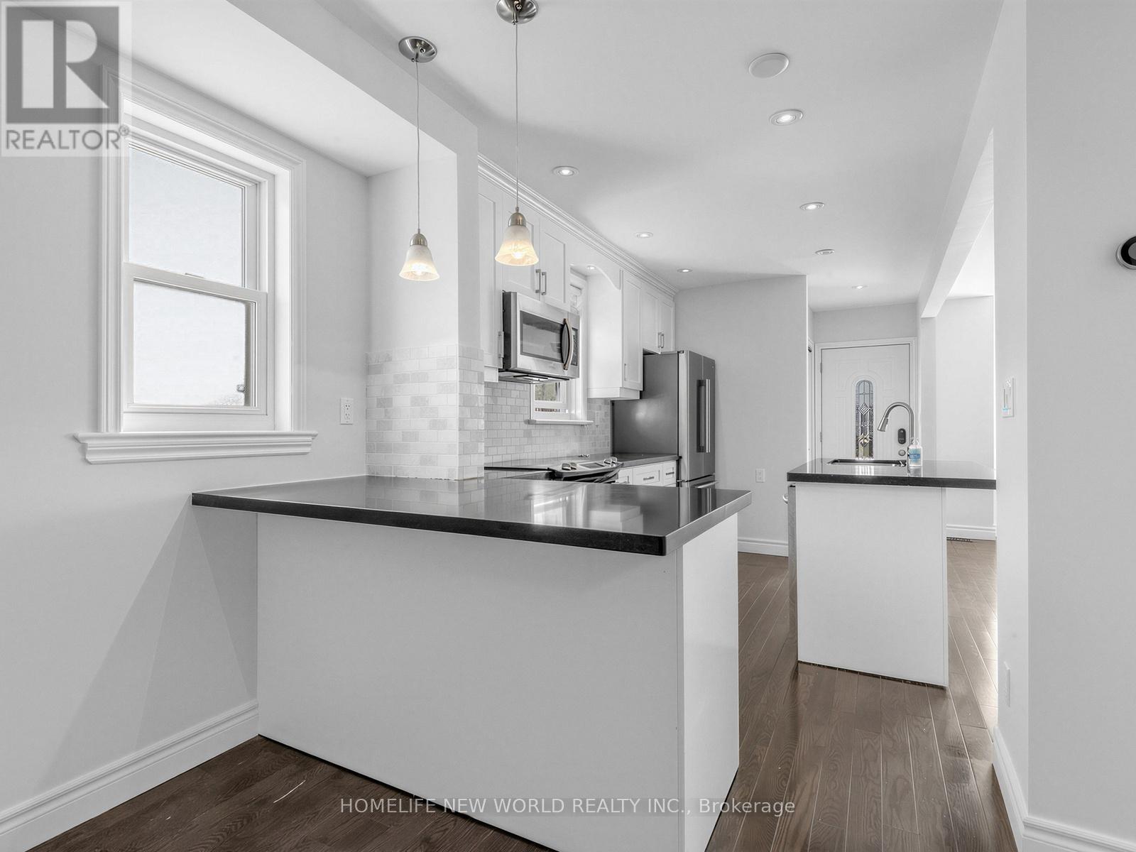 Main - 41 Binswood Avenue, Toronto, Ontario  M4C 3N6 - Photo 15 - E13028160