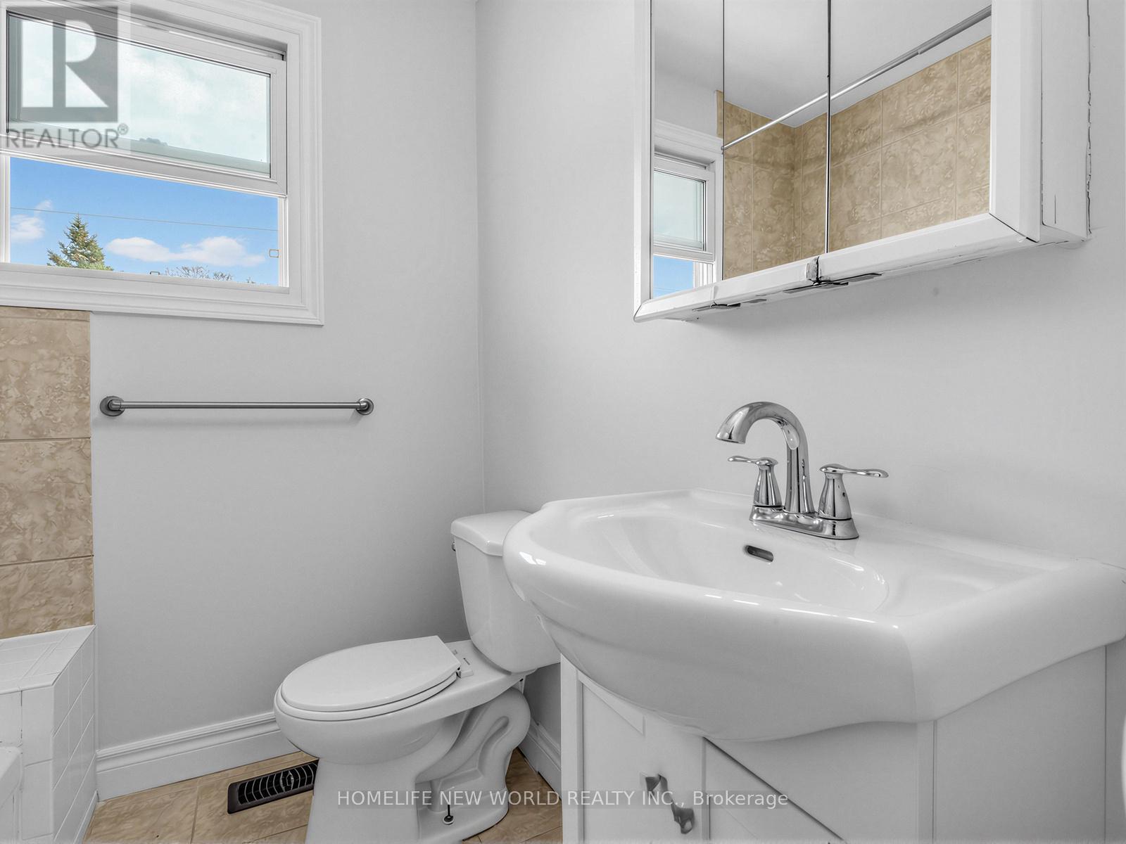 Main - 41 Binswood Avenue, Toronto, Ontario  M4C 3N6 - Photo 24 - E13028160