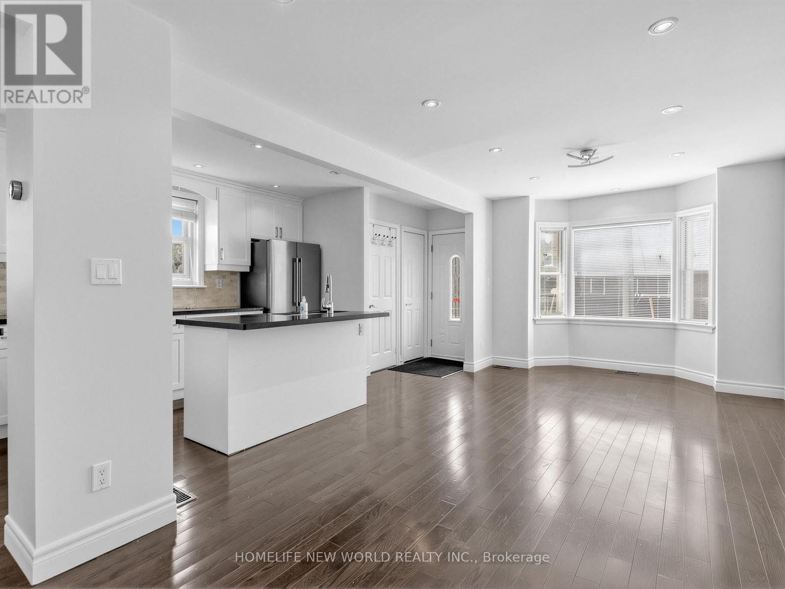 Main - 41 Binswood Avenue, Toronto, Ontario  M4C 3N6 - Photo 7 - E13028160