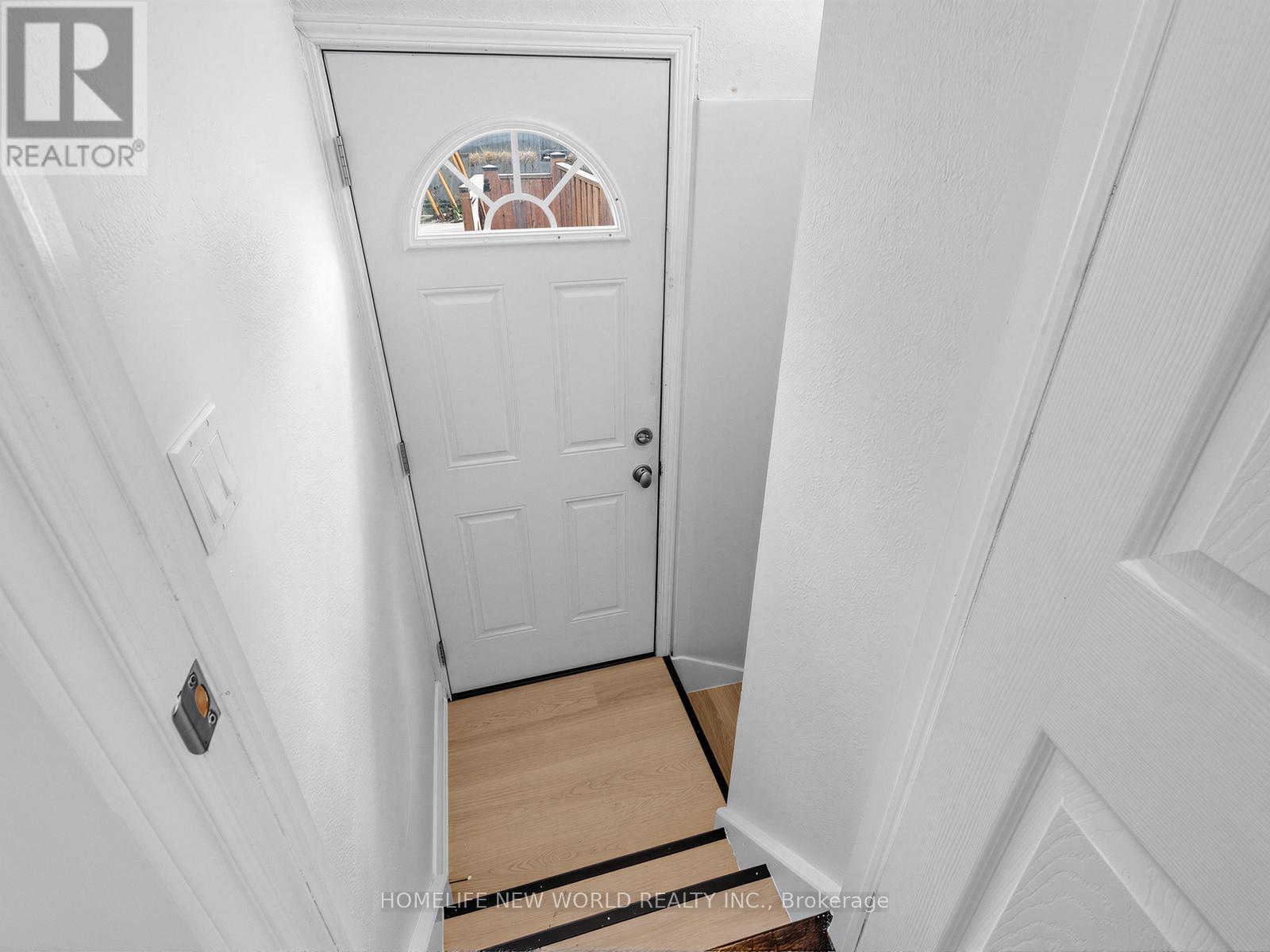 Lower - 41 Binswood Avenue, Toronto, Ontario  M4C 3N6 - Photo 6 - E13028162