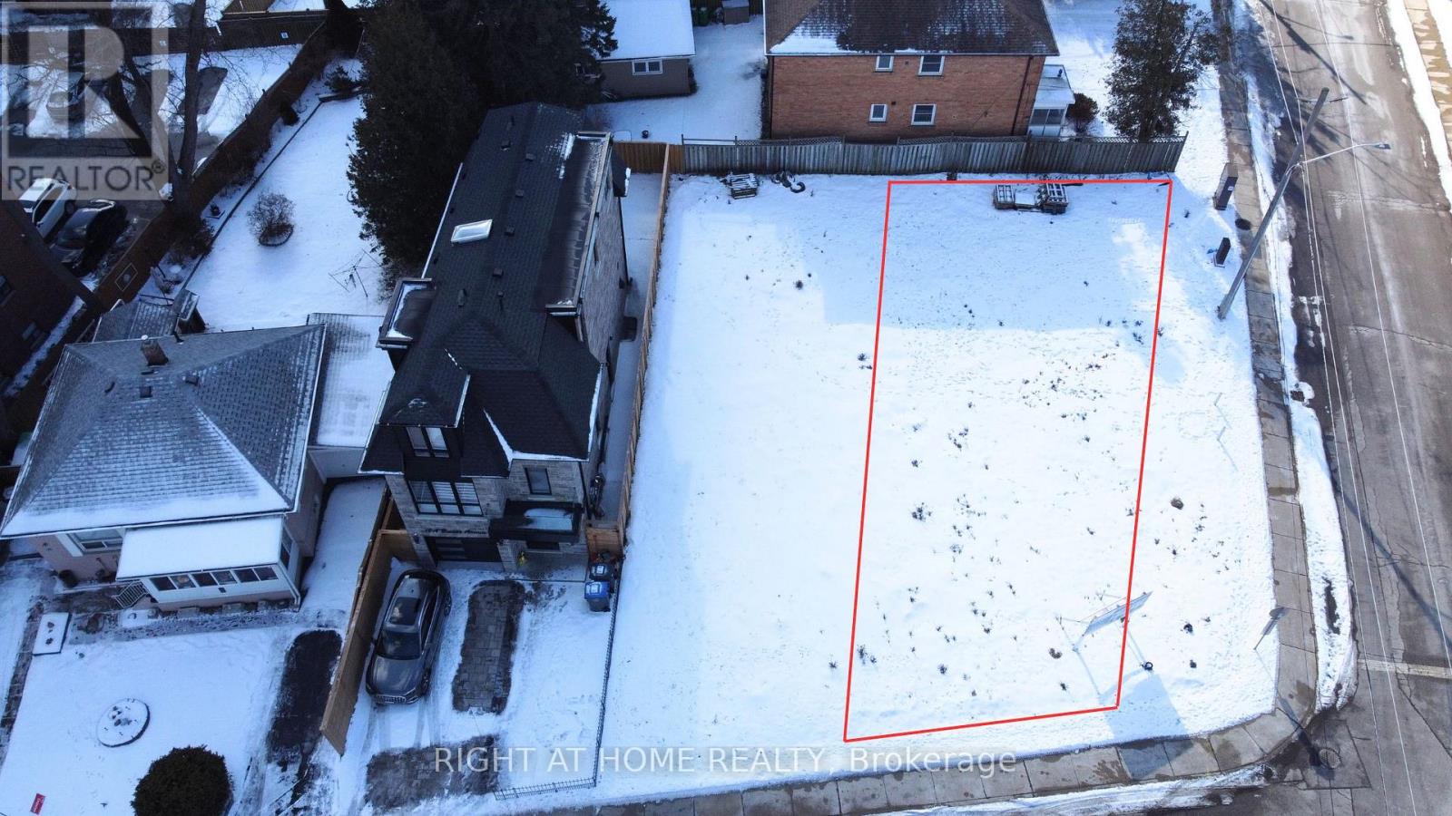 10C BENSON AVENUE, Mississauga, Ontario