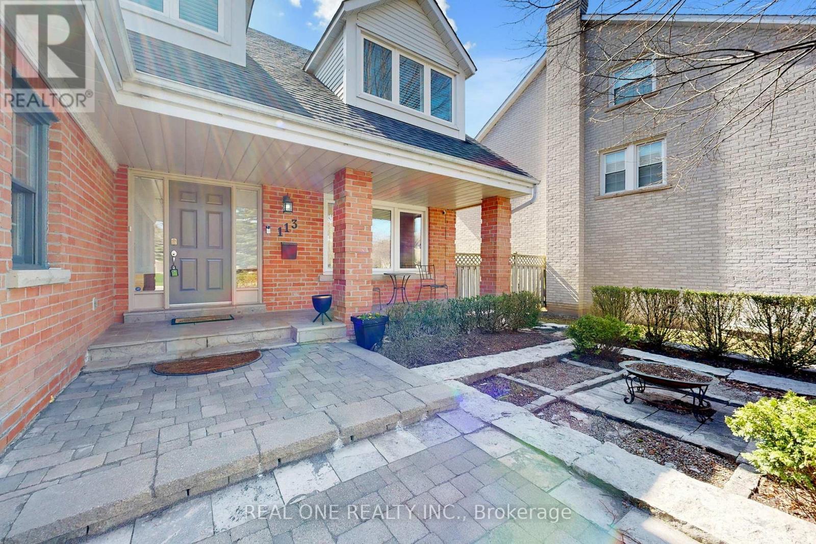 113 Longwater Chase, Markham (Unionville), Ontario  L3R 4A9 - Photo 3 - N13028136