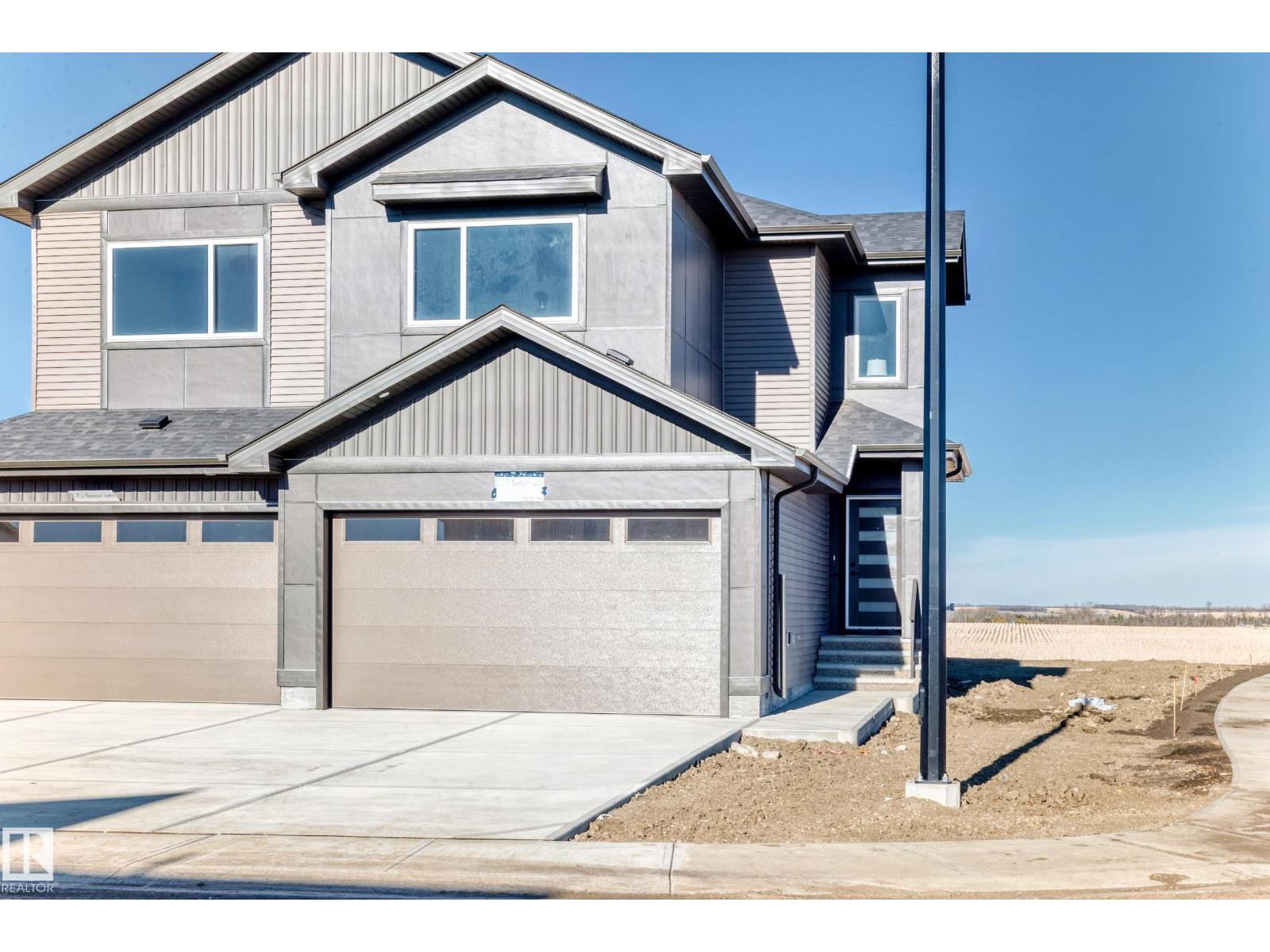 107 Patriot Wy, Spruce Grove, Alberta  T7X 4E8 - Photo 2 - E4483456