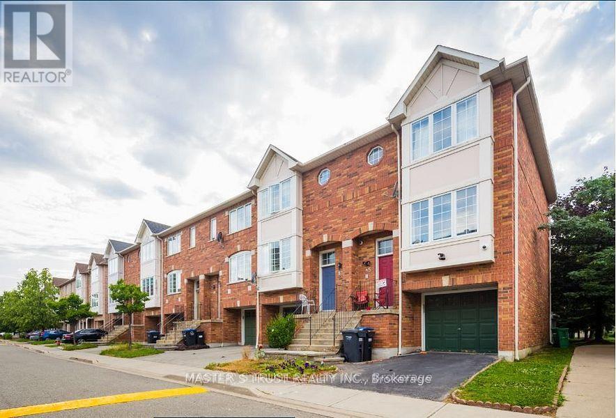 81 - 80 ACORN PLACE, Mississauga, Ontario