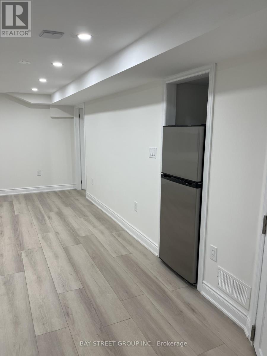 114 Mill (Lower) Street N, Brampton, Ontario  L6X 2N9 - Photo 2 - W13028168