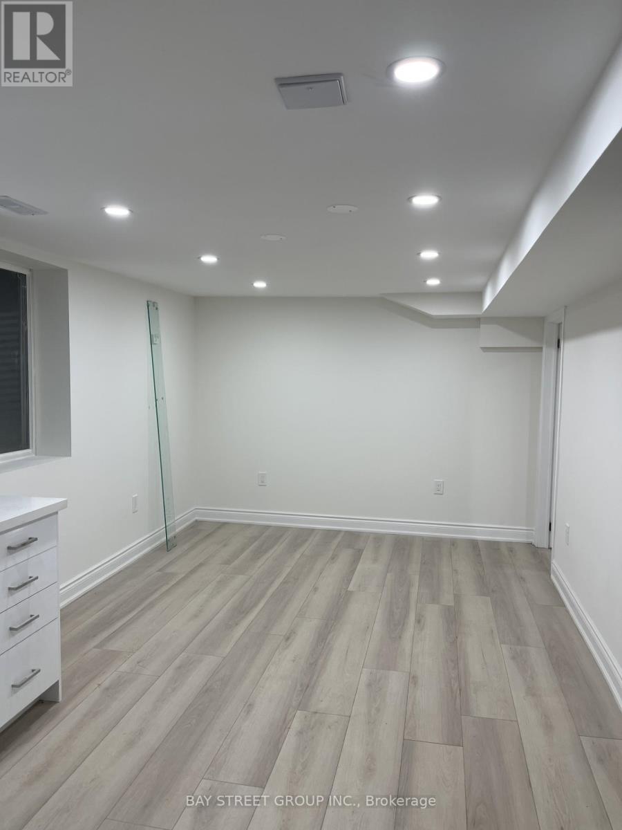 114 Mill (Lower) Street N, Brampton, Ontario  L6X 2N9 - Photo 4 - W13028168