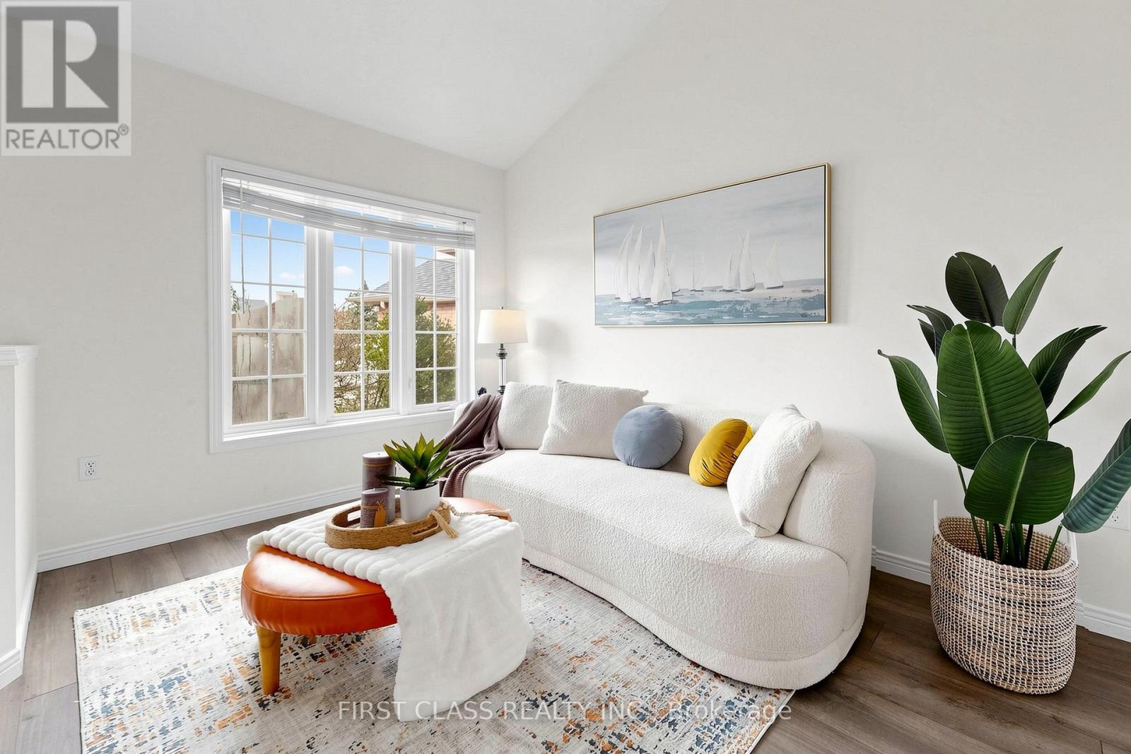 11 Diamond Court, Hamilton, Ontario  L9C 7V5 - Photo 3 - X13028152