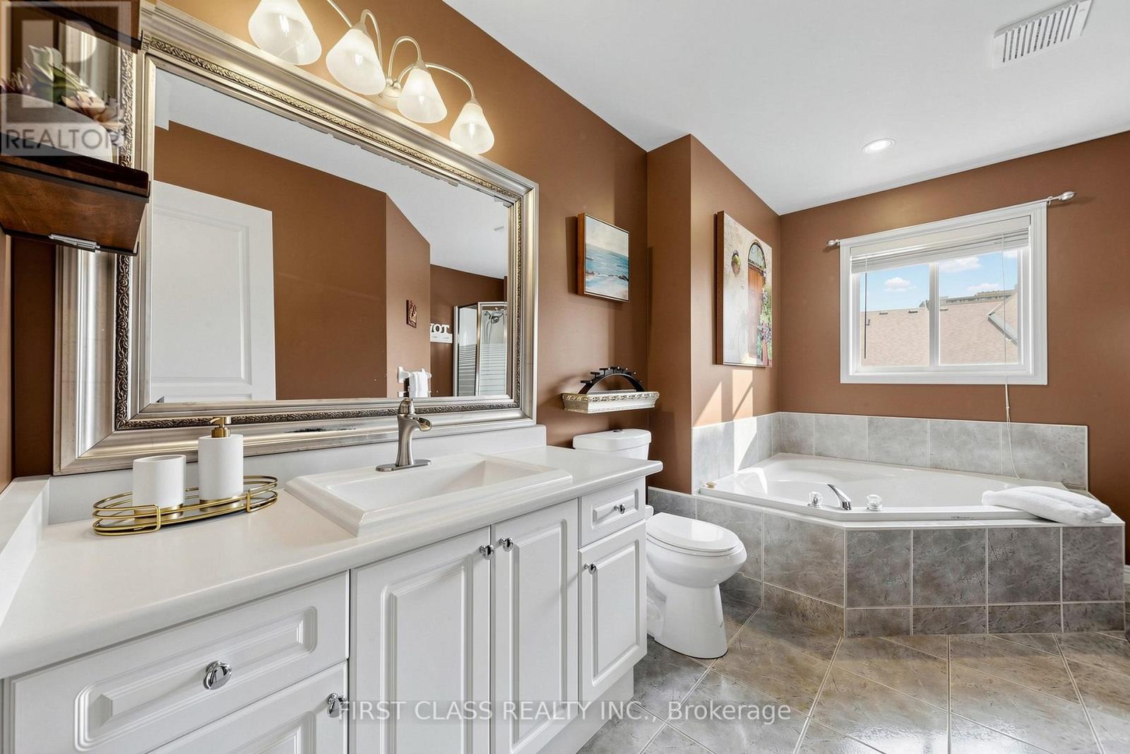 11 Diamond Court, Hamilton, Ontario  L9C 7V5 - Photo 31 - X13028152