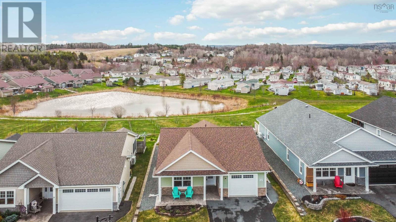 35 Elizabeth Avenue, Garlands Crossing, Nova Scotia  B0N 2T0 - Photo 2 - 202608178