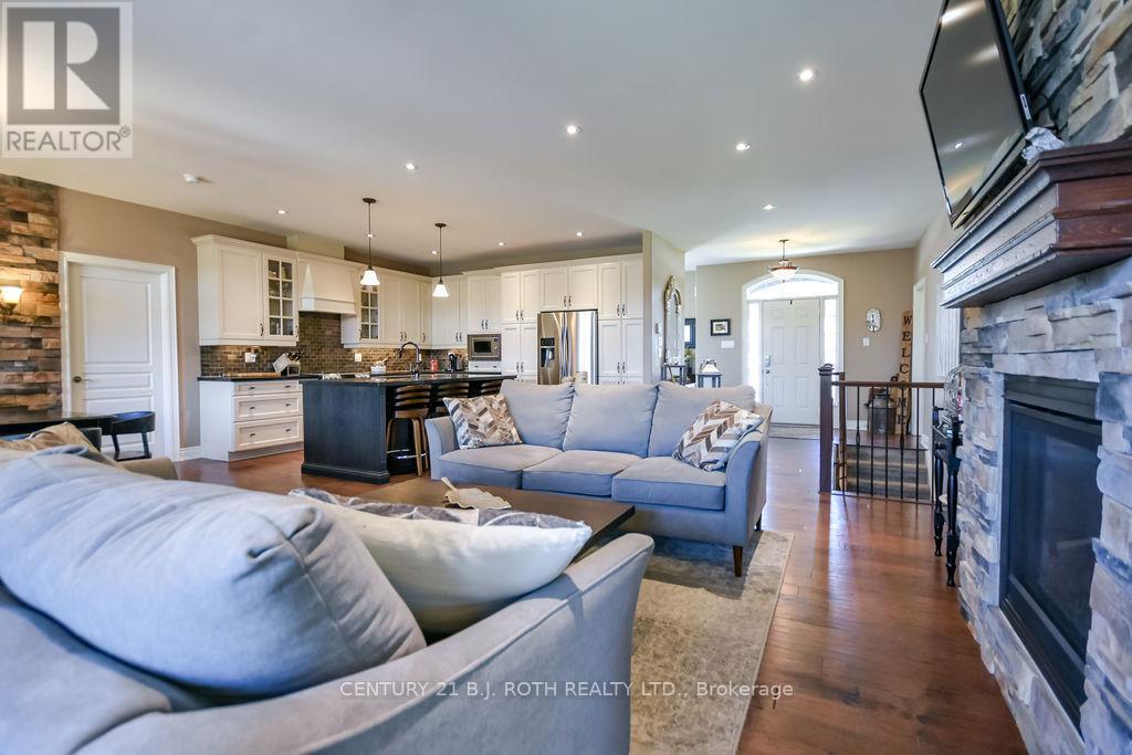 2 Roy Hickling Drive, Springwater, Ontario  L9X 0J2 - Photo 14 - S13027592