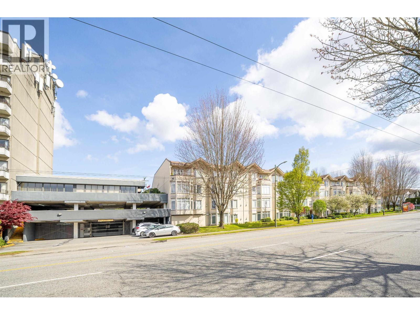 301 2677 E Broadway Street, Vancouver, British Columbia  V5M 1Y6 - Photo 2 - R3113923