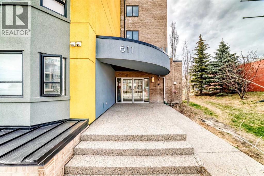 210, 611 Edmonton Trail NE, Calgary, Alberta  T2E 3J3 - Photo 3 - A2303736