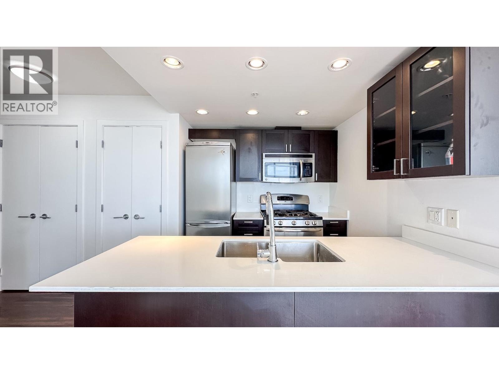 1107 4815 Eldorado Mews, Vancouver, British Columbia  V5R 0B2 - Photo 7 - R3114243