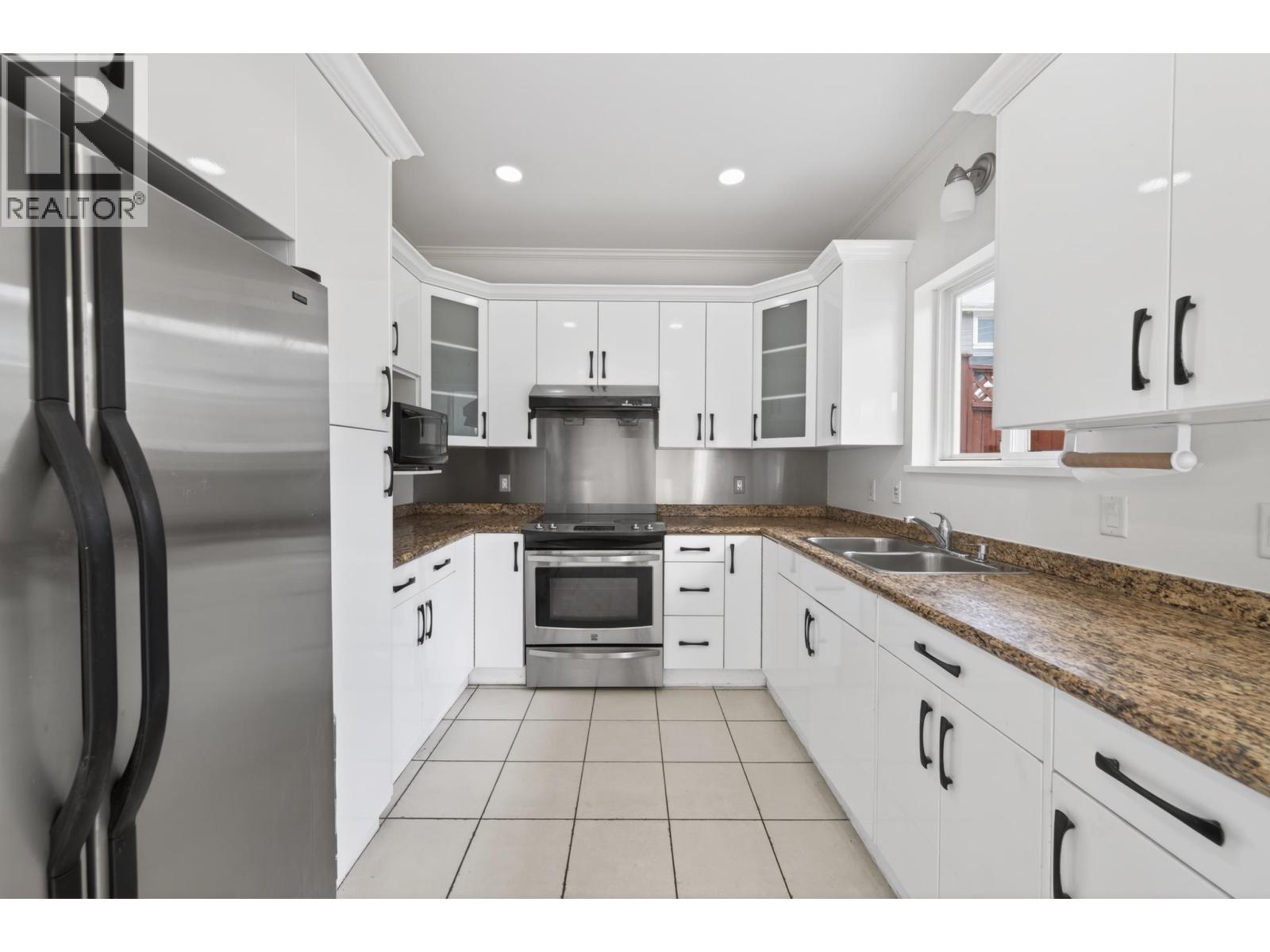 3076 E 27th Avenue, Vancouver, British Columbia  V5R 1P2 - Photo 9 - R3114280