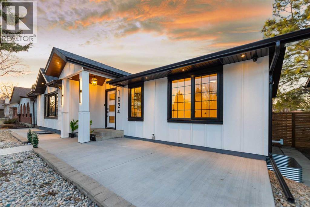 1024 Lake Christina Way Se, Calgary, Alberta  T2J 2R3 - Photo 4 - A2300671