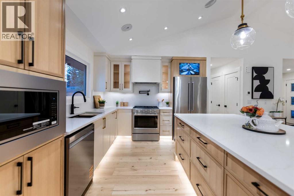 1024 Lake Christina Way Se, Calgary, Alberta  T2J 2R3 - Photo 15 - A2300671