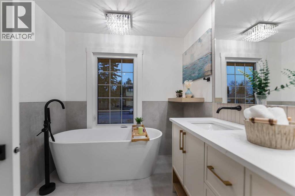 1024 Lake Christina Way Se, Calgary, Alberta  T2J 2R3 - Photo 25 - A2300671