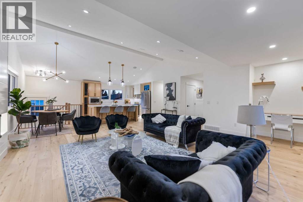 1024 Lake Christina Way Se, Calgary, Alberta  T2J 2R3 - Photo 9 - A2300671