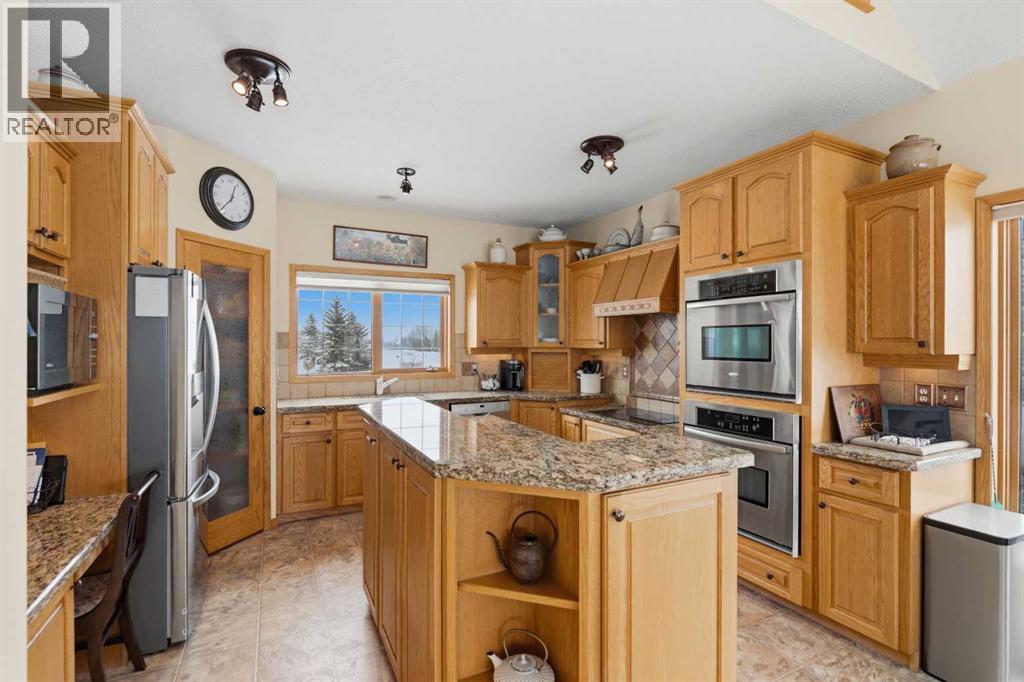 266 Country Lane Drive, Rural Rocky View County, Alberta  T3Z 1J4 - Photo 8 - A2302168