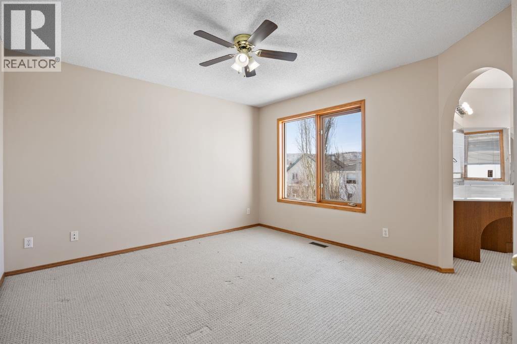 119 Valley Glen Bay NW, Calgary, Alberta  T3B 5P9 - Photo 26 - A2303270