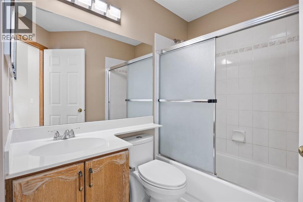 119 Valley Glen Bay NW, Calgary, Alberta  T3B 5P9 - Photo 24 - A2303270