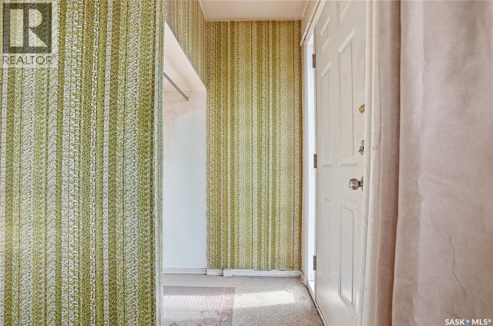 2123 St George Avenue, Saskatoon, Saskatchewan  S7M 0K6 - Photo 8 - SK033563