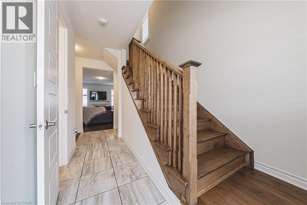 728 Kennedy Circle W, Milton, Ontario  L9E 1R9 - Photo 8 - 40822236