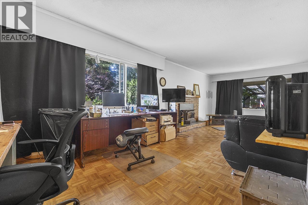 21670 119 Avenue, Maple Ridge, British Columbia  V2X 2Y3 - Photo 5 - R3114388