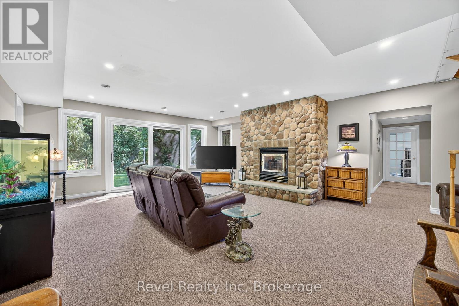 7190 93 Highway, Tiny, Ontario  L0K 2E1 - Photo 18 - S12772826