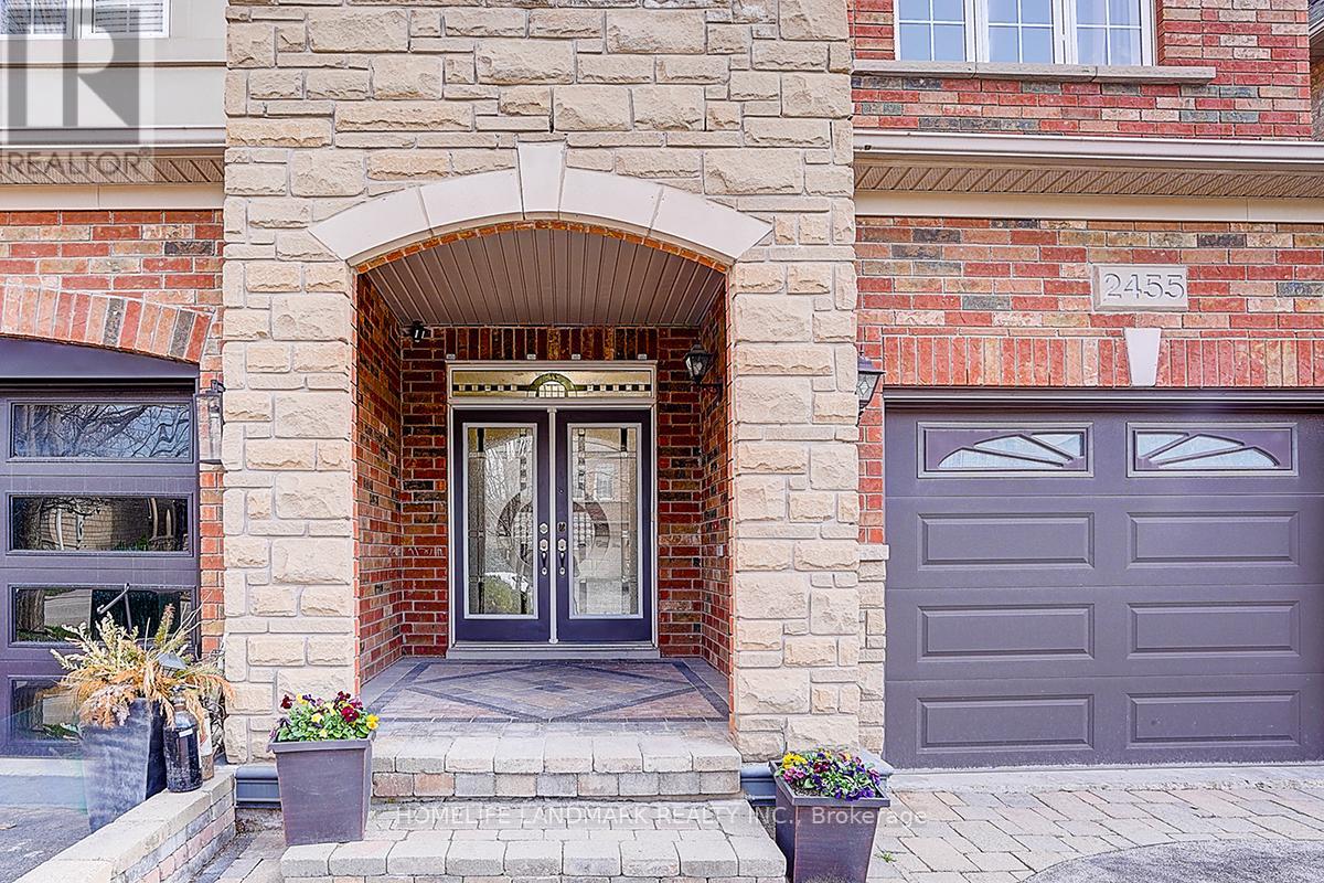 2455 Felhaber Crescent, Oakville, Ontario  L6H 7N8 - Photo 2 - W13027740