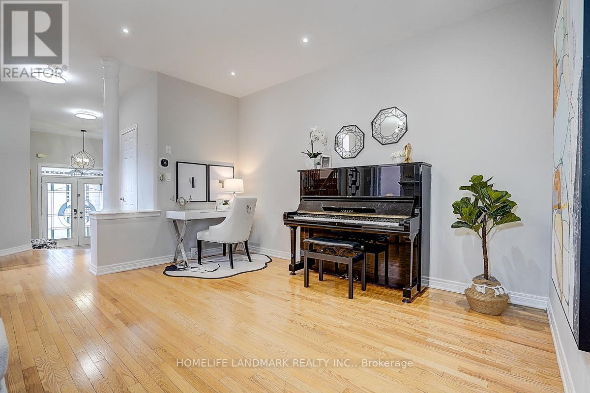 2455 Felhaber Crescent, Oakville, Ontario  L6H 7N8 - Photo 12 - W13027740