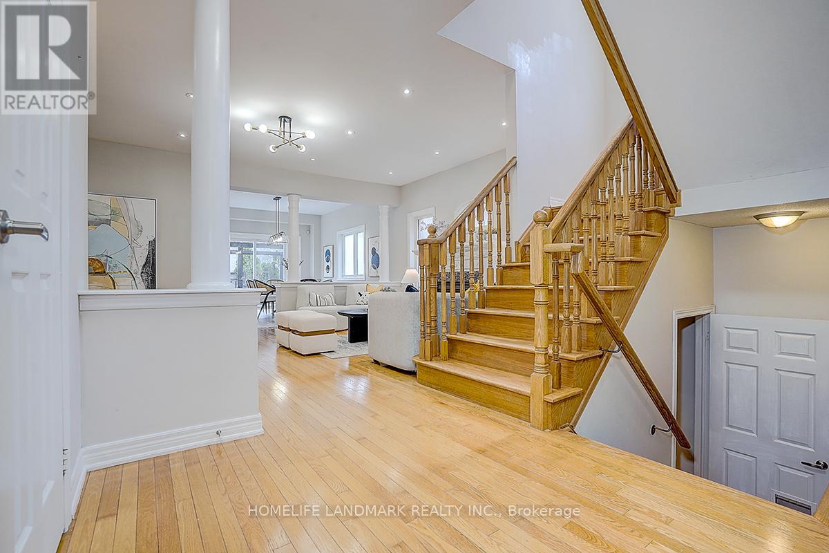 2455 Felhaber Crescent, Oakville, Ontario  L6H 7N8 - Photo 6 - W13027740