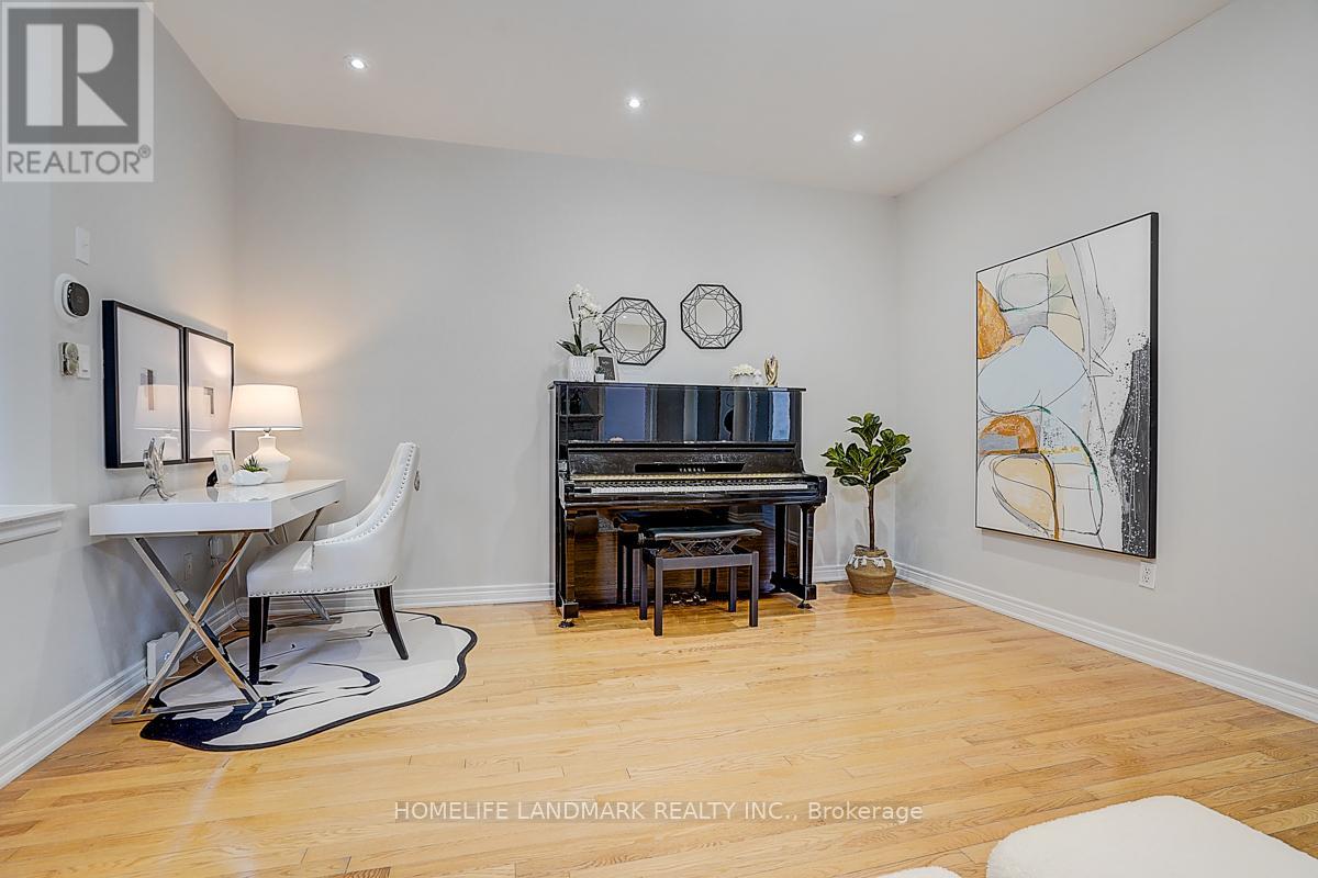 2455 Felhaber Crescent, Oakville, Ontario  L6H 7N8 - Photo 11 - W13027740