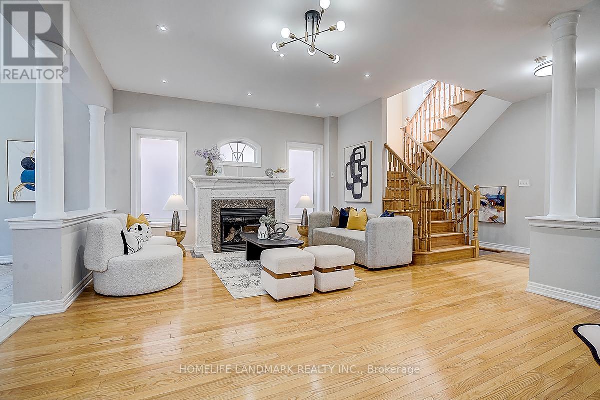 2455 Felhaber Crescent, Oakville, Ontario  L6H 7N8 - Photo 9 - W13027740