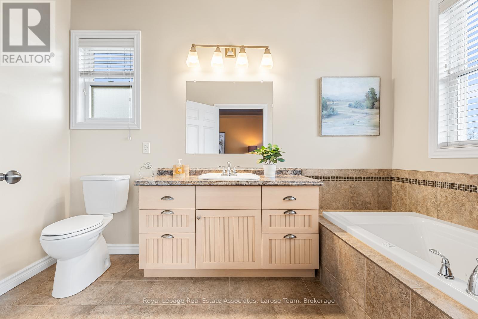 5484 Attema Crescent, West Lincoln, Ontario  L0R 1Y0 - Photo 28 - X12896822