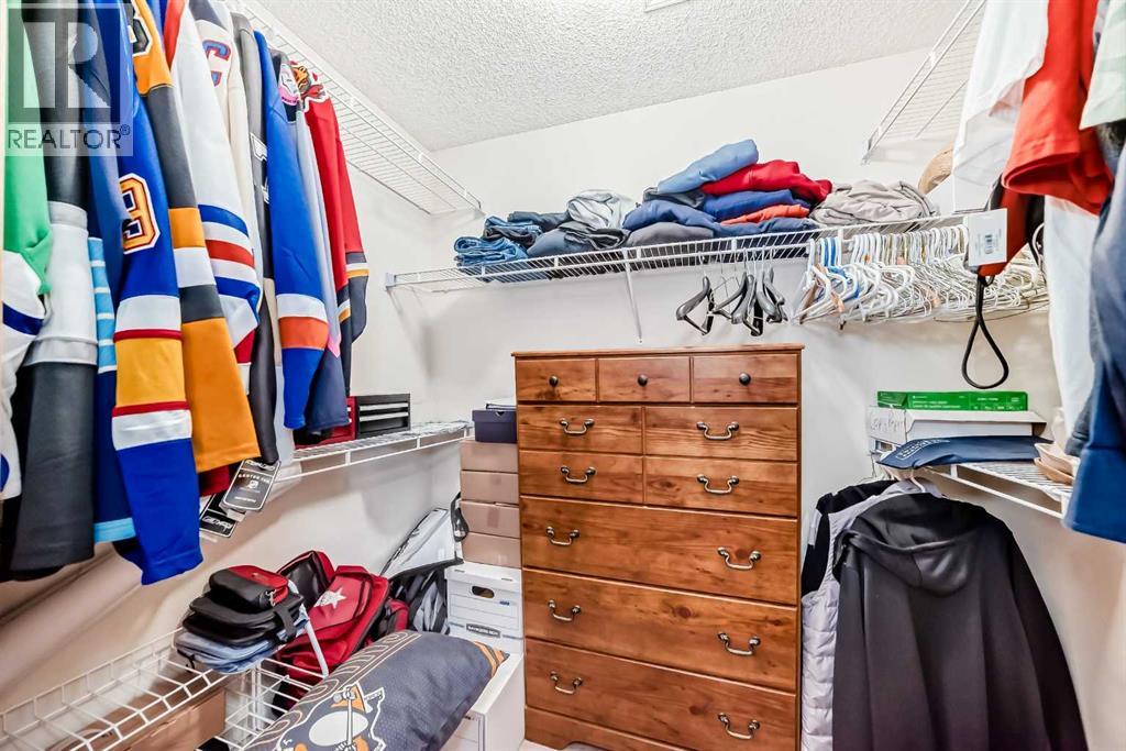 329 Martinwood Place Ne, Calgary, Alberta  T3J 3H7 - Photo 22 - A2285894