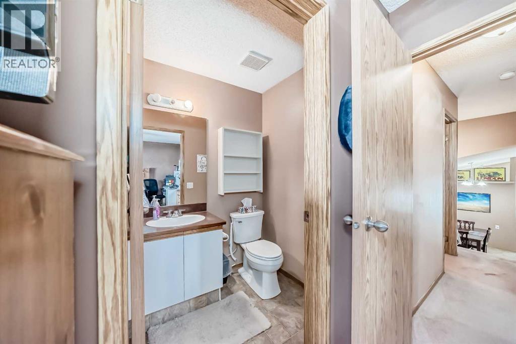 329 Martinwood Place Ne, Calgary, Alberta  T3J 3H7 - Photo 21 - A2285894