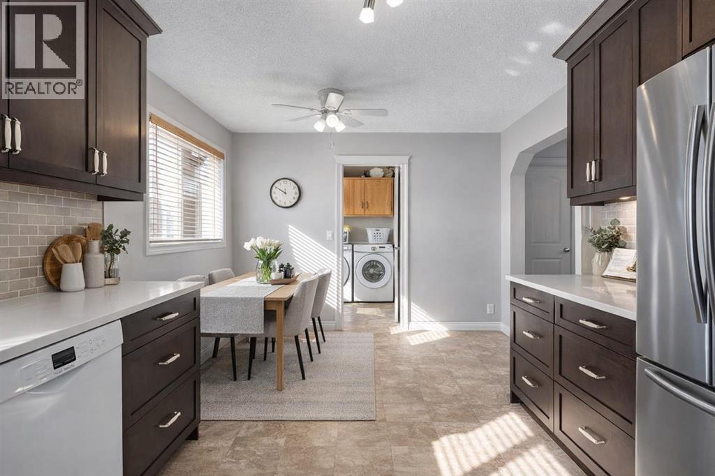 83 Luxstone Crescent Sw, Airdrie, Alberta  T4B 2W7 - Photo 7 - A2295321