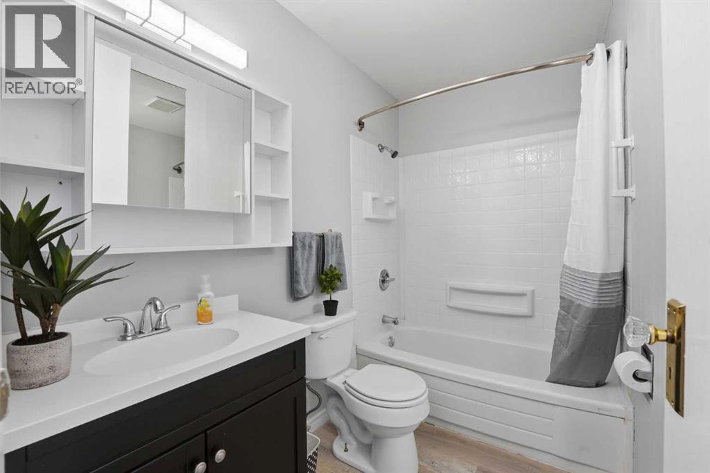 1, 96 Holmes Street, Red Deer, Alberta  T4P 6G6 - Photo 13 - A2288471