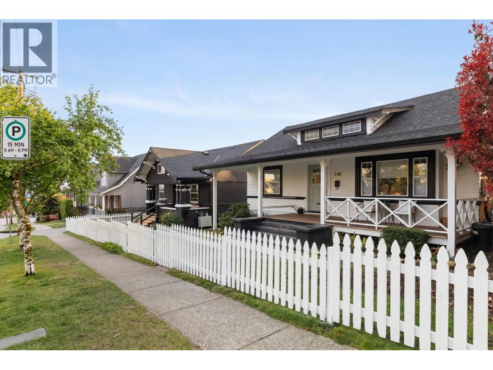 737-745 St. Andrews Avenue, North Vancouver, British Columbia  V7L 3L1 - Photo 19 - R3113769