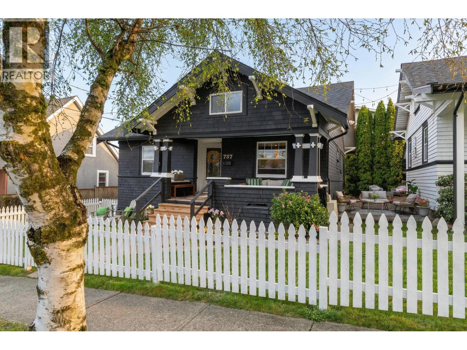 737-745 St. Andrews Avenue, North Vancouver, British Columbia  V7L 3L1 - Photo 15 - R3113769