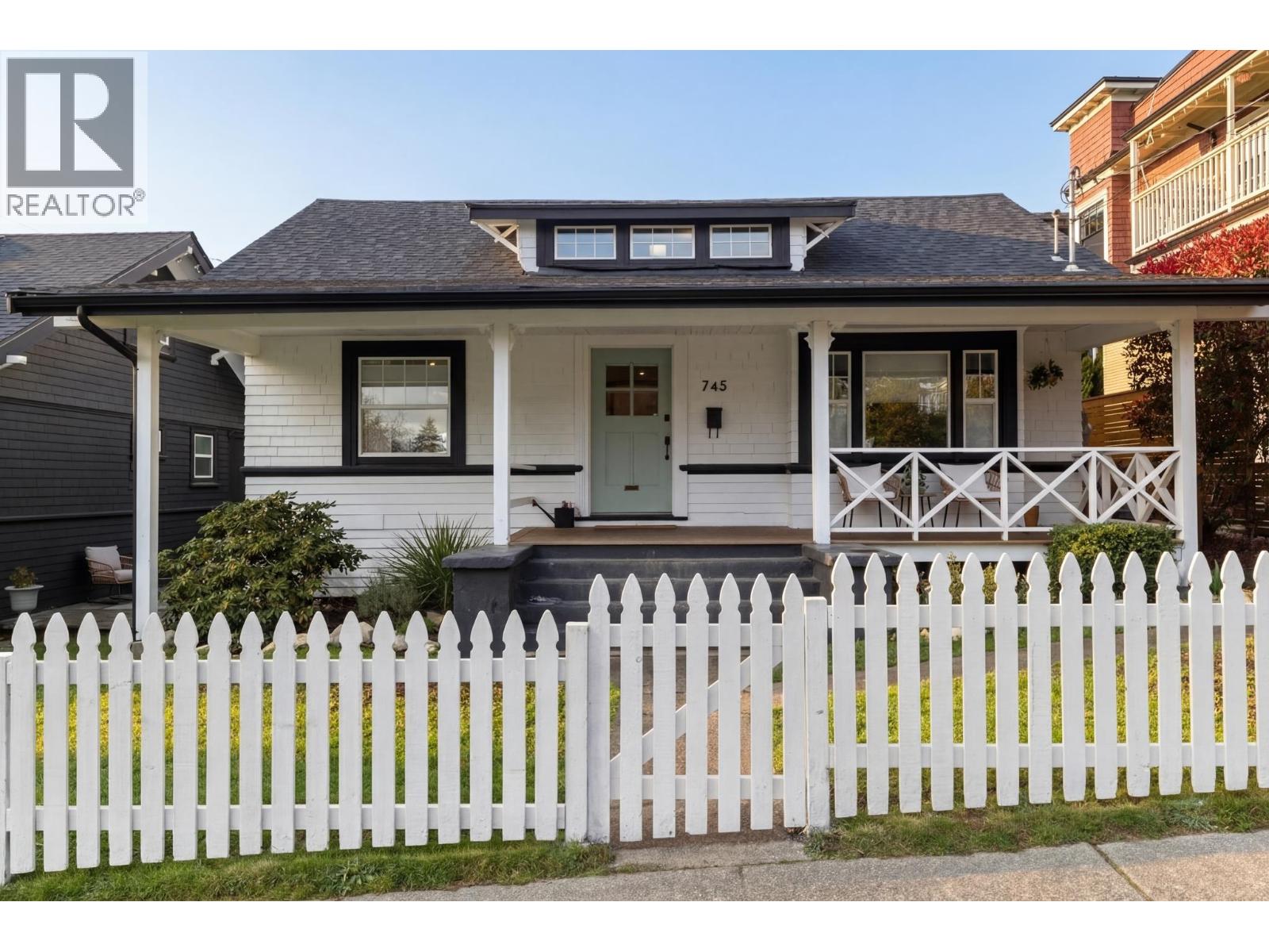 737-745 St. Andrews Avenue, North Vancouver, British Columbia  V7L 3L1 - Photo 20 - R3113769