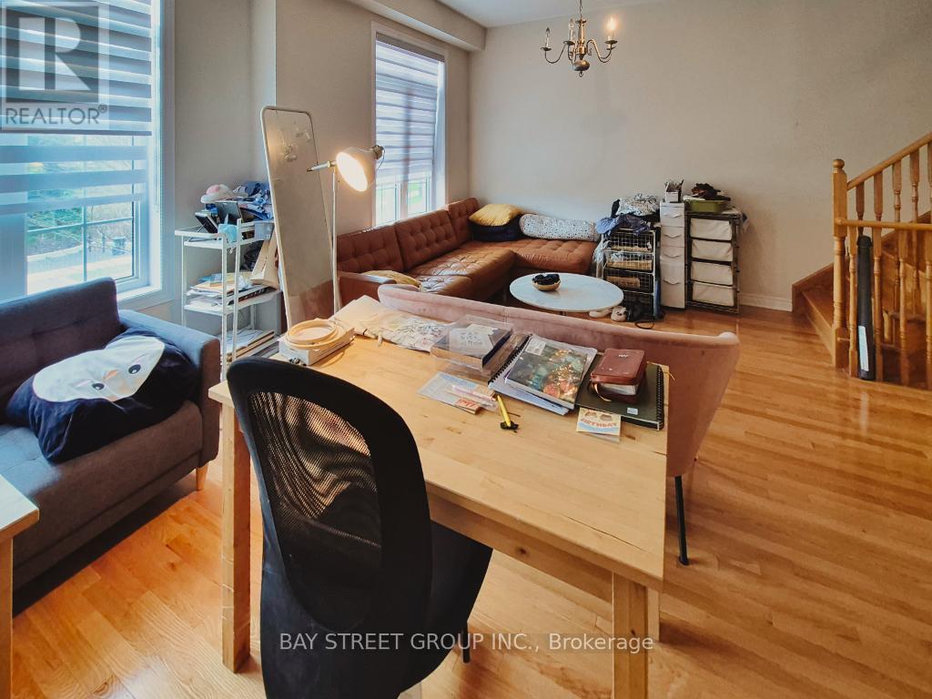 3038 George Savage Avenue, Oakville, Ontario  L6M 0Z1 - Photo 4 - W12830346