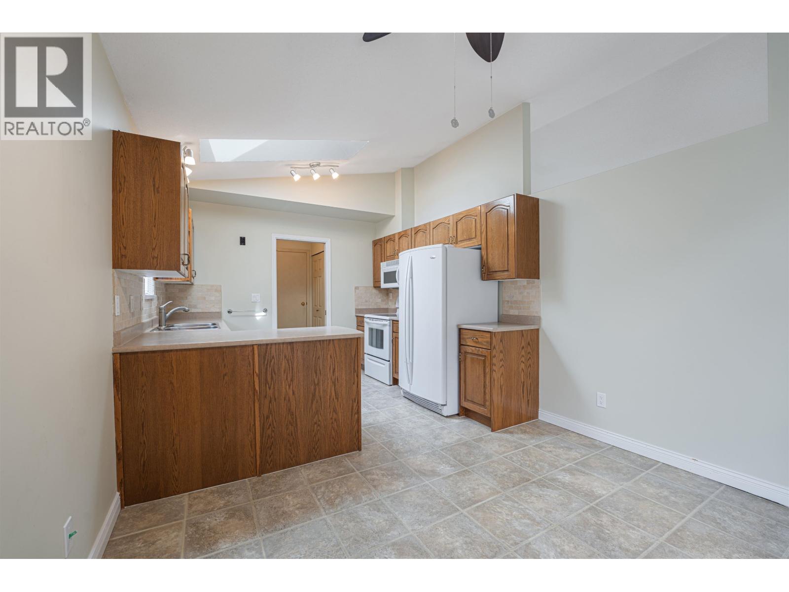 55 2865 Glen Drive, Coquitlam, British Columbia  V3B 6W4 - Photo 9 - R3114260