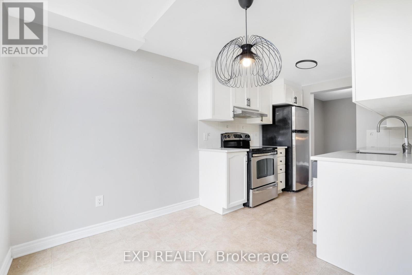 352 Forestbrook Street, Ottawa, Ontario  K2K 0B8 - Photo 14 - X13027762