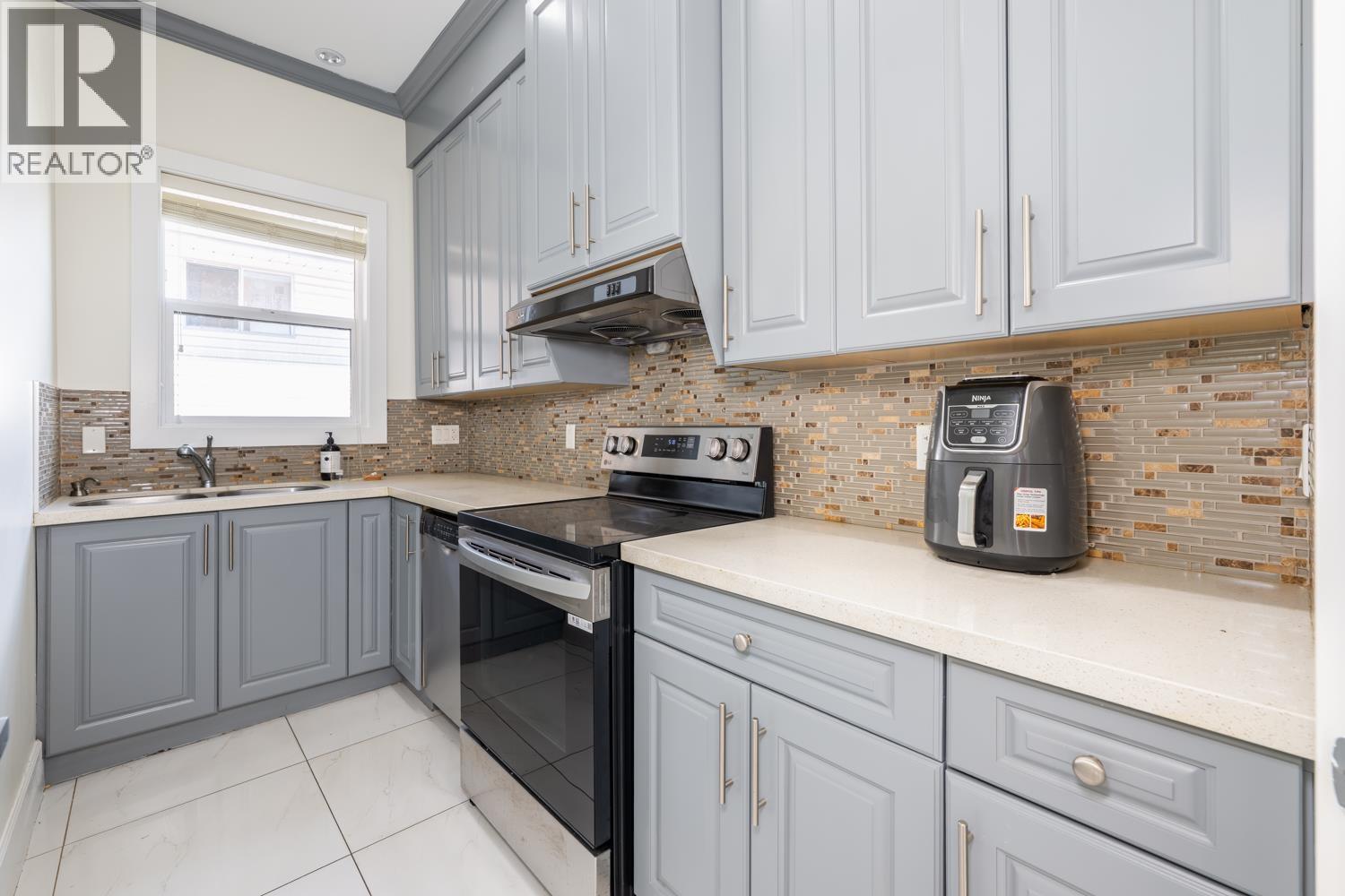 4215 Watling Street, Burnaby, British Columbia  V5J 1V4 - Photo 14 - R3111451