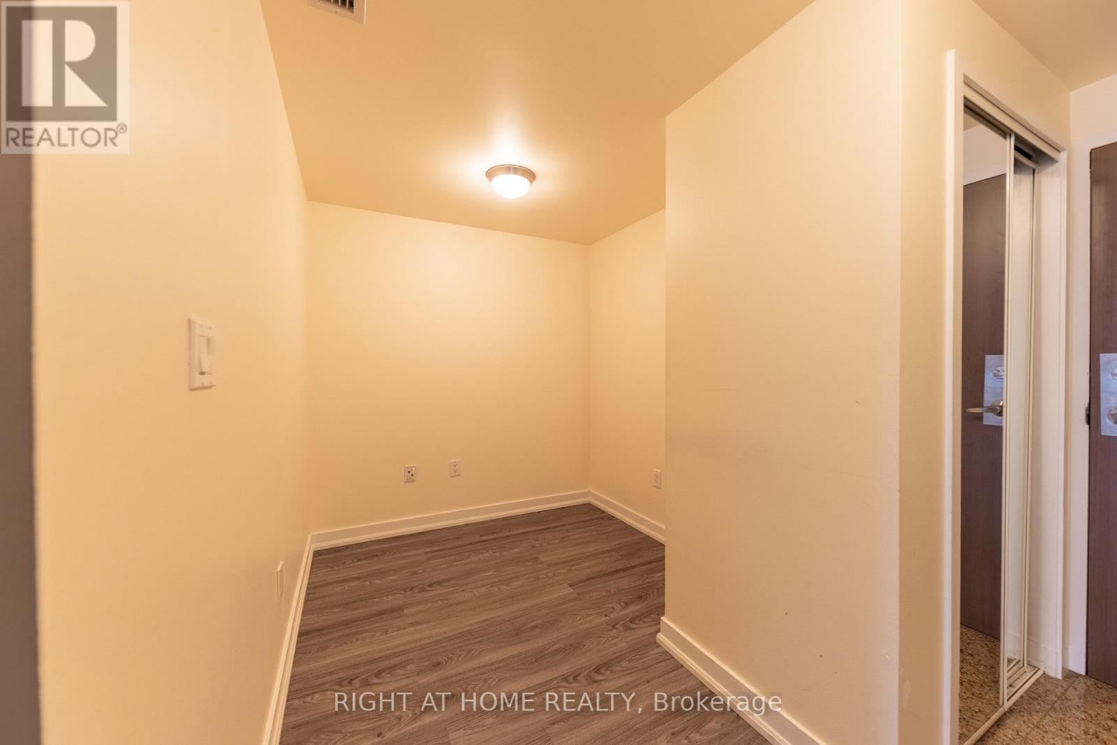 35 - 35 Mariner Terrace, Toronto, Ontario  M5V 3V9 - Photo 10 - C13028282