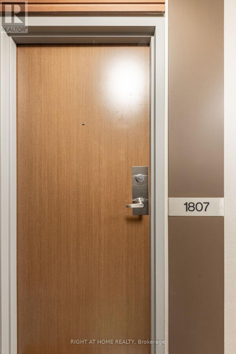 35 - 35 Mariner Terrace, Toronto, Ontario  M5V 3V9 - Photo 11 - C13028282