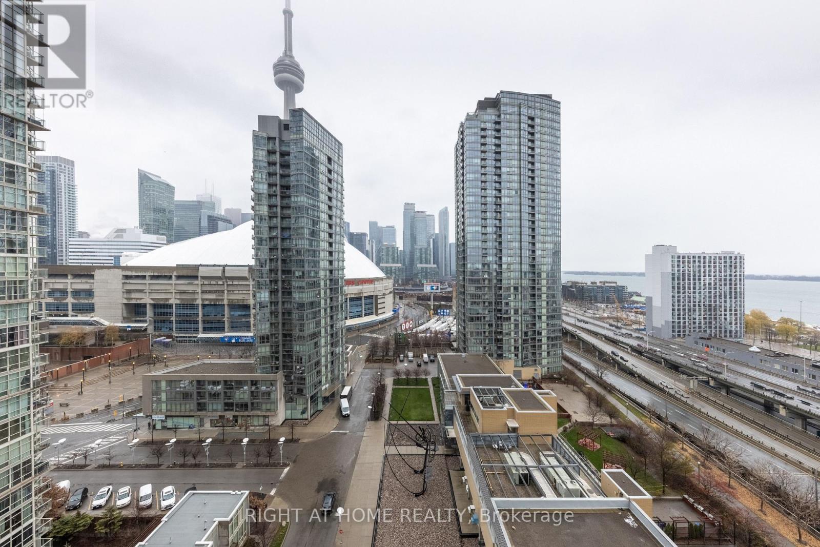 35 - 35 Mariner Terrace, Toronto, Ontario  M5V 3V9 - Photo 12 - C13028282